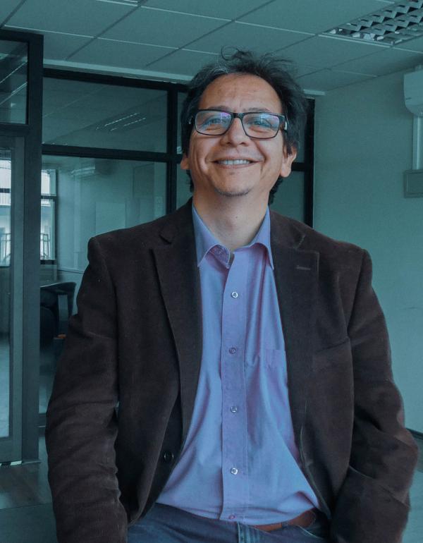 Dr. Carlos Cares Gallardo
