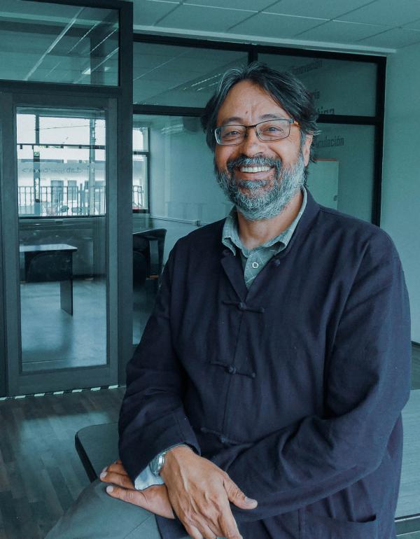 Dr. Julio Fenner López